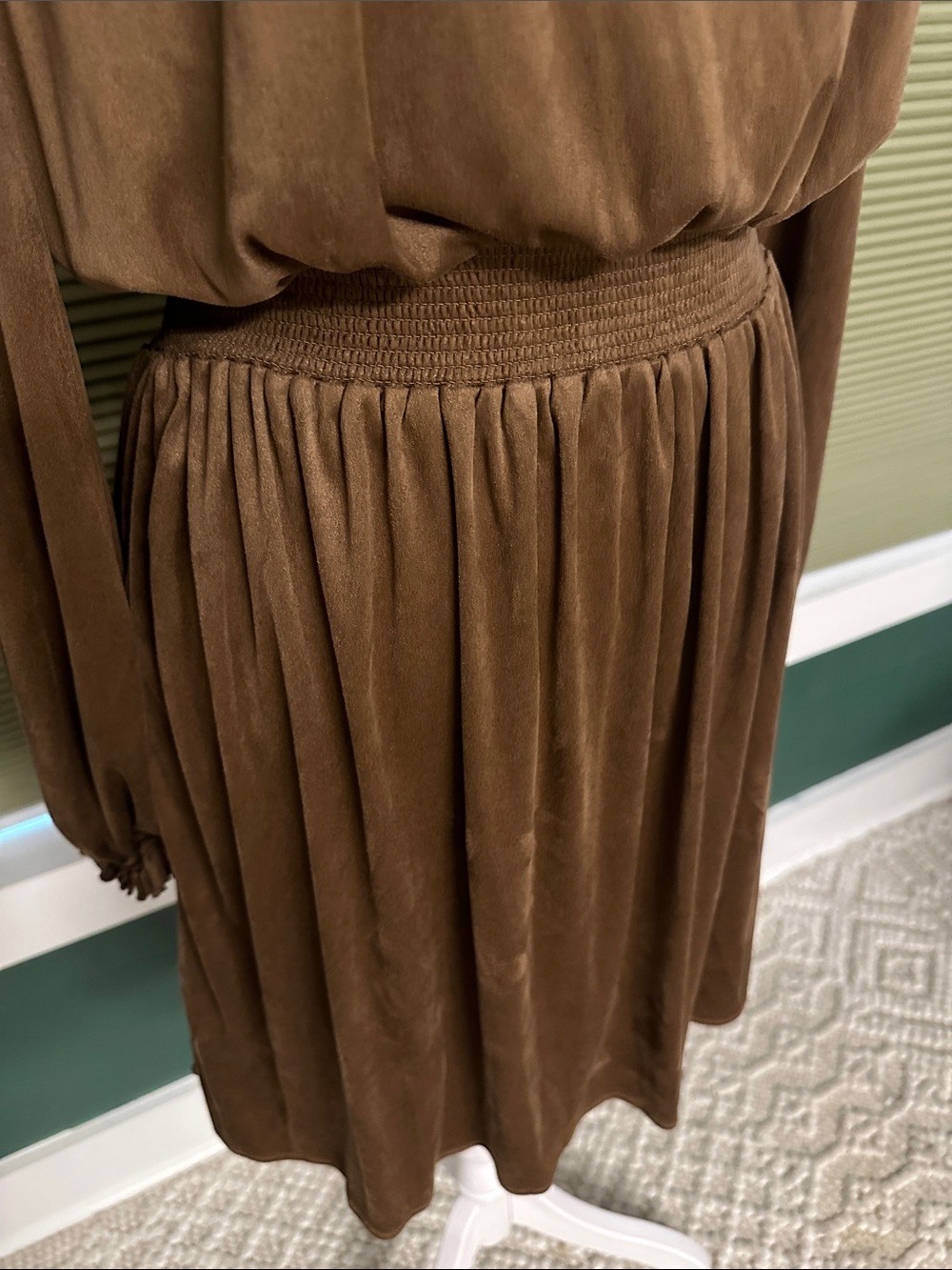 Tommy Hilifigure Long-Sleeve Brown Tie-Neck Dress - Picture 7 of 9